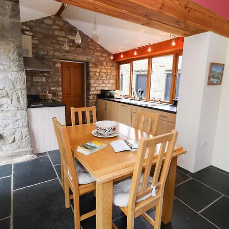 Tipperthwaite Barn, * Settle